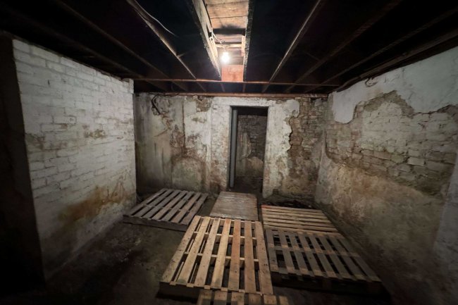 13 Balham High Road, London SW12 9AJ 4