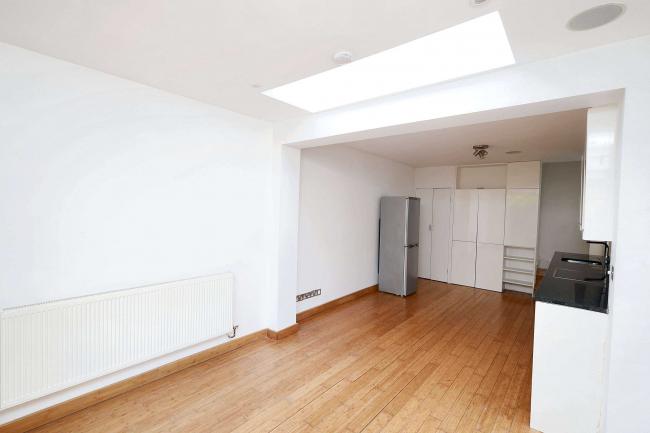 85b Boston Manor Road, Brentford, Middlesex, TW8 9JQ 6