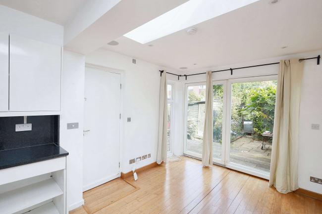 85b Boston Manor Road, Brentford, Middlesex, TW8 9JQ 6