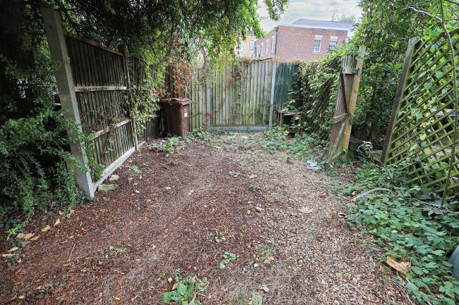 85b Boston Manor Road, Brentford, Middlesex, TW8 9JQ 6