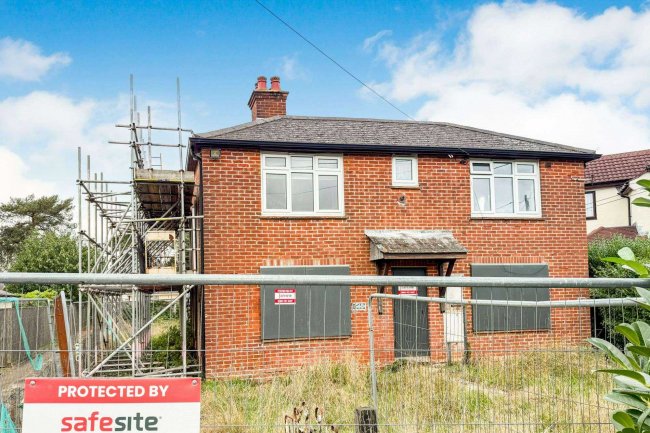 54 & 54B Denzil Avenue, Netley Abbey, Southampton, SO31 5BA 2