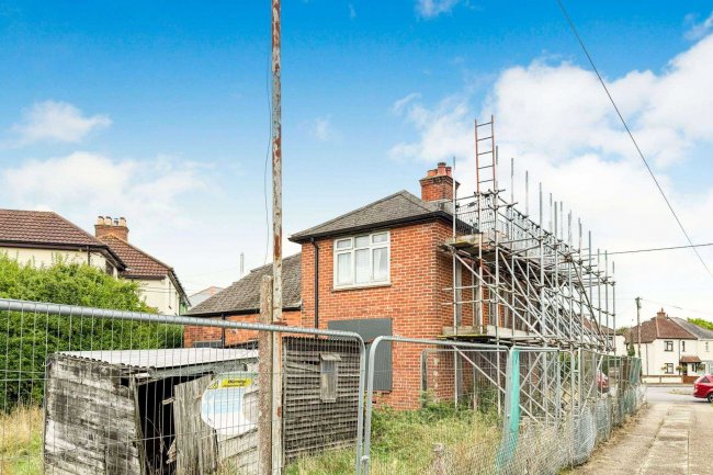 54 & 54B Denzil Avenue, Netley Abbey, Southampton, SO31 5BA 2