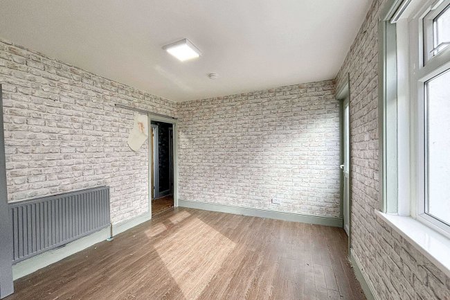 17 Primrose Grove, Keighley, BD21 4NP 4