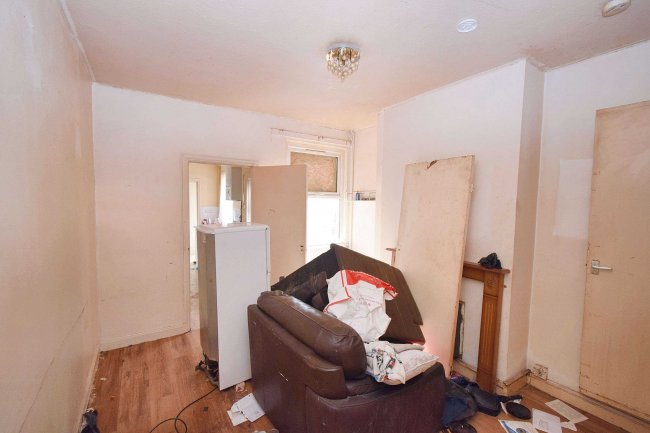 8 Paget Road, Leicester, LE3 5HL 3