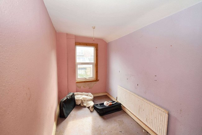 8 Paget Road, Leicester, LE3 5HL 3