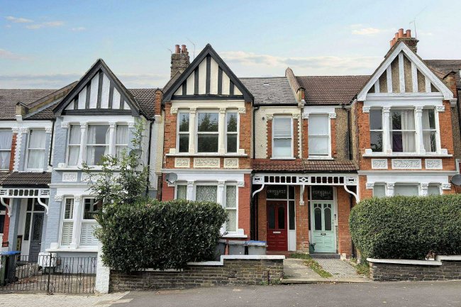 Flat C, 22 Lushington Road,  Harlesden, London NW10 5UU 7