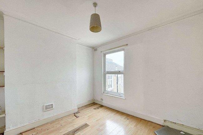 Flat C, 22 Lushington Road,  Harlesden, London NW10 5UU 7