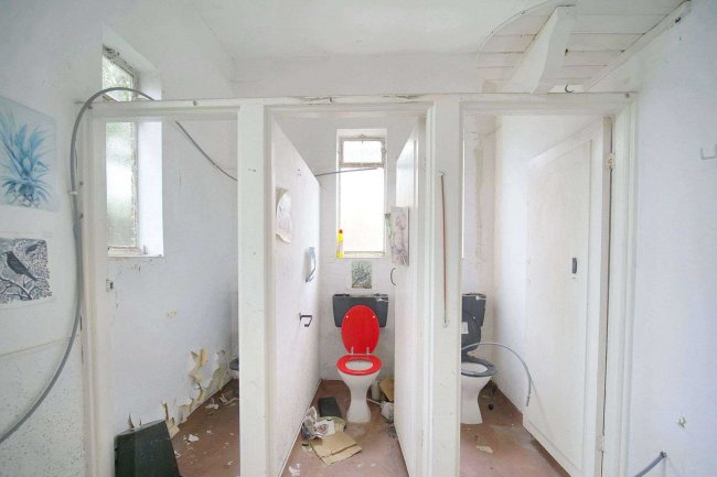 236 Plumstead High Street, London SE18 1JL 10