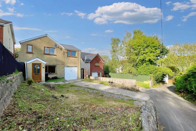 2 Old Houses, Pentwyn, Pontypool.NP4 7TW 8