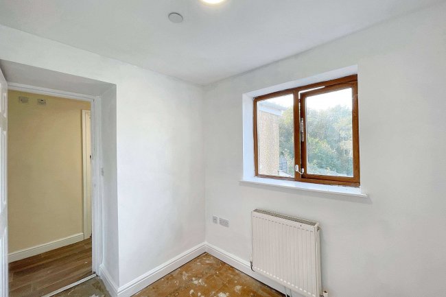 2 Old Houses, Pentwyn, Pontypool.NP4 7TW 8