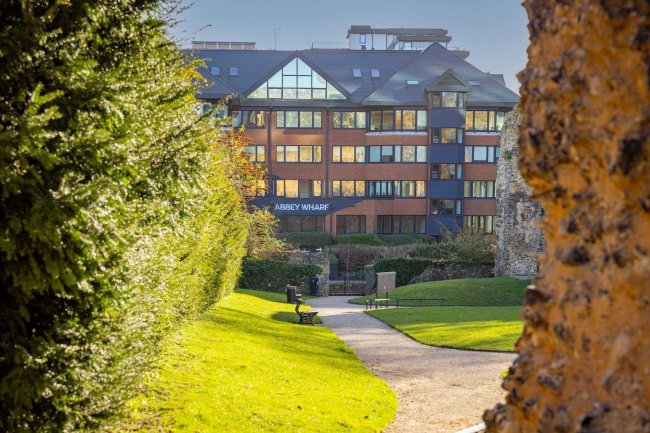 Abbey Wharf, 57 Kings Road, Reading, RG1 3AB 4