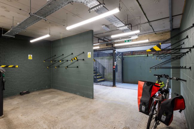 Abbey Wharf, 57 Kings Road, Reading, RG1 3AB 4