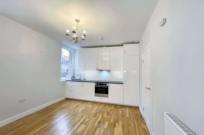 Flat 3, 79 East Street, Bedminster, Bristol, BS3 4EX 10