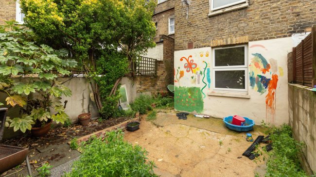 Flats A & B, 29 Hemberton Road, Clapham, London, SW9 9LF 10