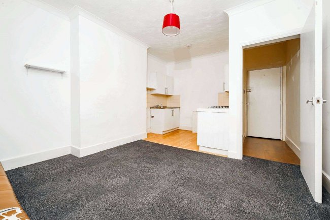 Flat 3 Mayfair Court, 9 St. Andrews Road Southsea    PO5 1EP 1