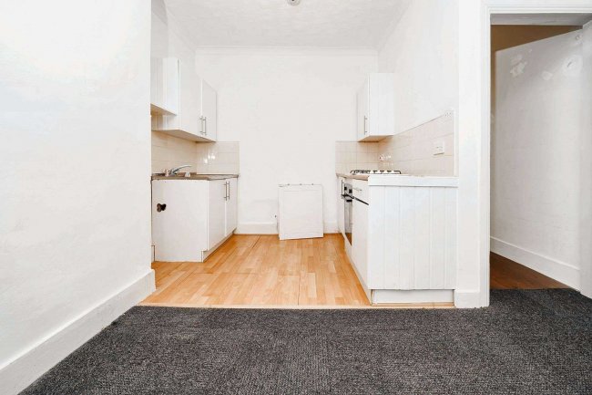 Flat 3 Mayfair Court, 9 St. Andrews Road Southsea    PO5 1EP 1