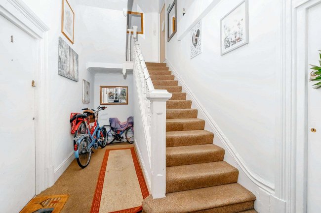 Flat 3 Mayfair Court, 9 St. Andrews Road Southsea    PO5 1EP 1