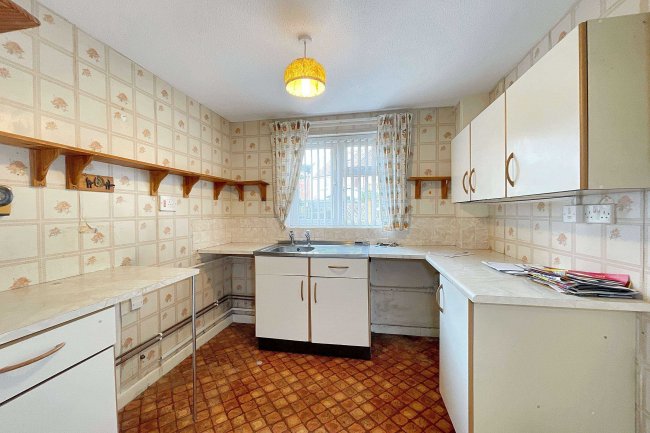 57 Brookland Road, Langport, Somerset, TA10 9TH 2