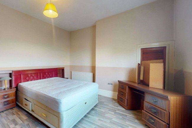 The Former Lord Raglan Pub, 158 Burrage Road, Woolwich, London SE18 7LA 1