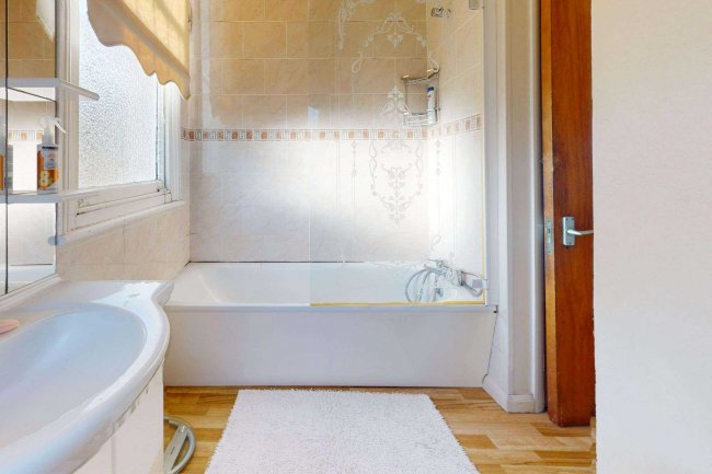 The Former Lord Raglan Pub, 158 Burrage Road, Woolwich, London SE18 7LA 1