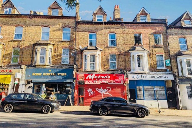 57d High Street, Penge, London SE20 7HW 8