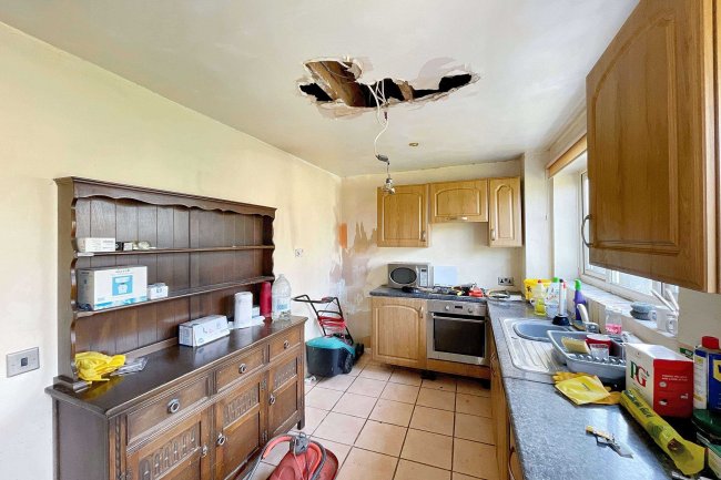 7 Bellver, Toothill, Swindon, Wiltshire, SN5 8JU 6