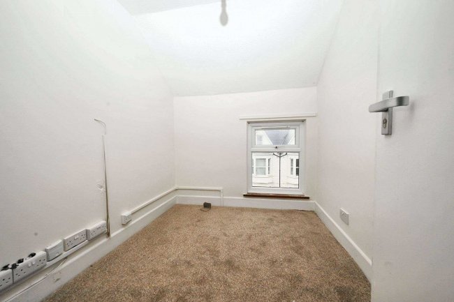 29 Shaftesbury Road, Southsea, Hampshire PO5 3JP 5