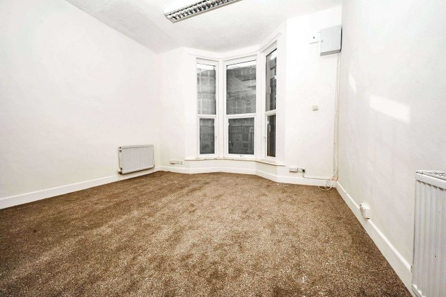 29 Shaftesbury Road, Southsea, Hampshire PO5 3JP 5