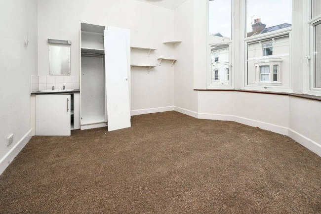 29 Shaftesbury Road, Southsea, Hampshire PO5 3JP 5