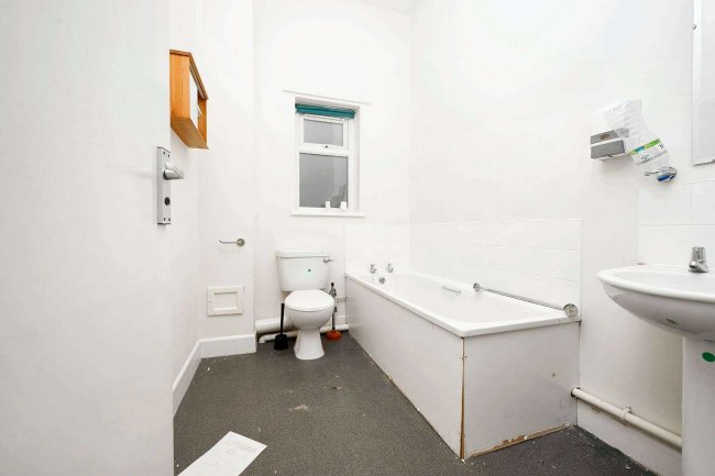 29 Shaftesbury Road, Southsea, Hampshire PO5 3JP 5