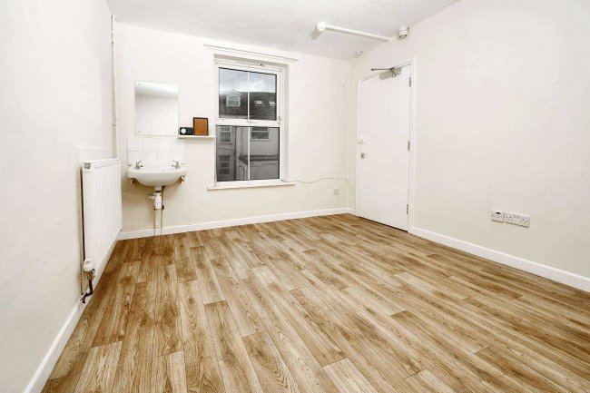 6 Somerset Road, Southsea, Hampshire PO5 2NL 6