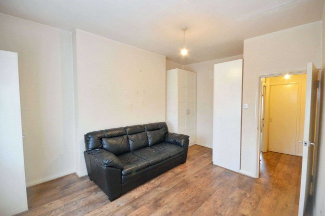 149D Ledbury Road, London W11 1HR 5