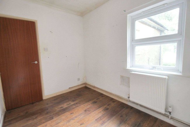 Flat E, 81 Warley Hill, Brentwood, Essex, CM14 5HN 3