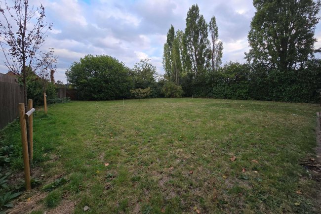 Hornchurch Ambulance Station, Suttons Lane, Hornchurch, RM12 6RU 2