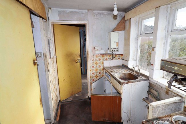 41 Woodbrook Avenue, Halifax, HX2 8PZ 3