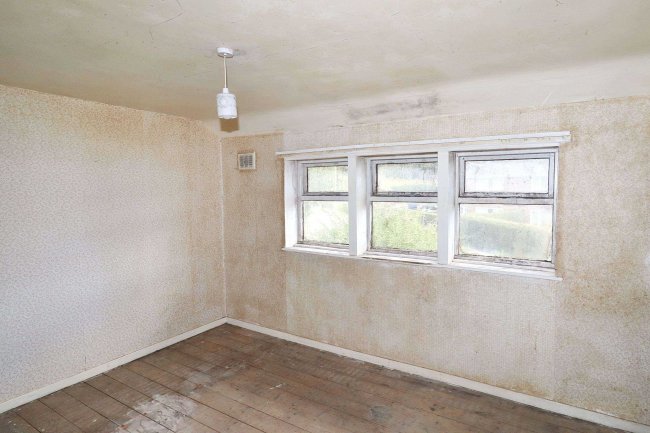 41 Woodbrook Avenue, Halifax, HX2 8PZ 3