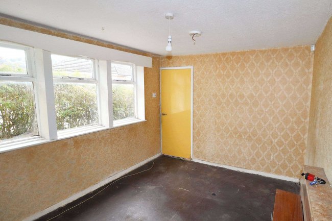 41 Woodbrook Avenue, Halifax, HX2 8PZ 3