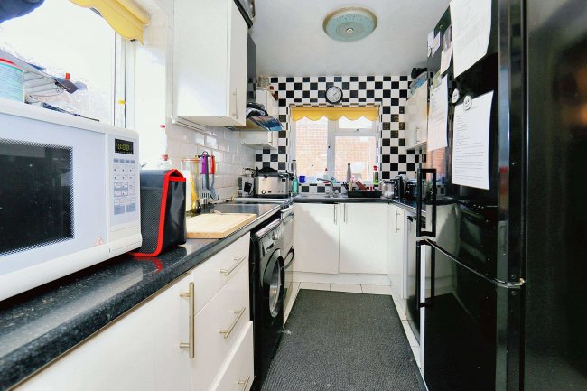 5 Wilmot Grove, Stoke-On-Trent, ST3 5SF 7