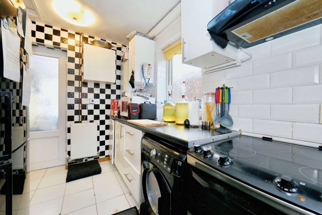 5 Wilmot Grove, Stoke-On-Trent, ST3 5SF 7