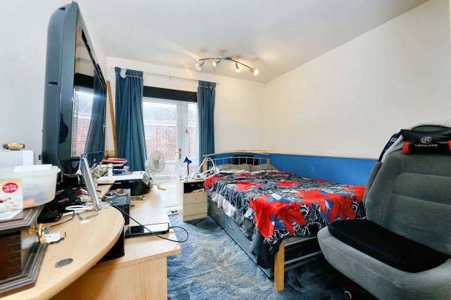 5 Wilmot Grove, Stoke-On-Trent, ST3 5SF 7