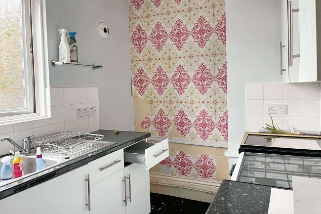 33 Endlesham Road, Balham, London SW12 8JX 2