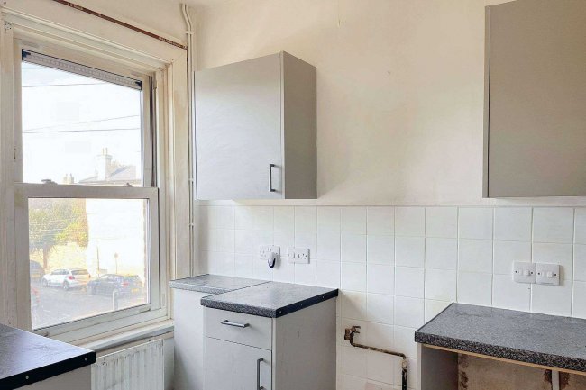 33 Endlesham Road, Balham, London SW12 8JX 2