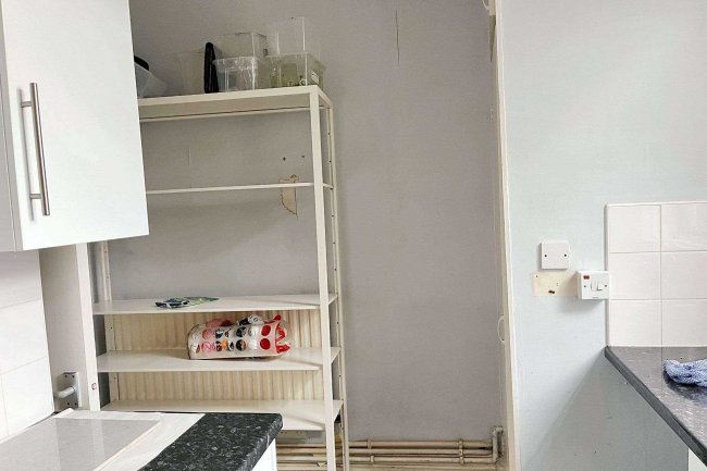 33 Endlesham Road, Balham, London SW12 8JX 2