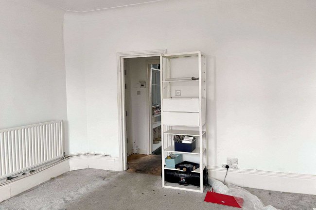 33 Endlesham Road, Balham, London SW12 8JX 2