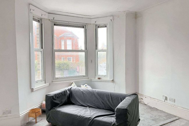 33 Endlesham Road, Balham, London SW12 8JX 2