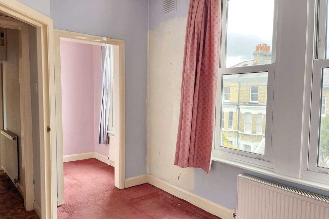 76 Endlesham Road, Balham, London SW12 8JL 2