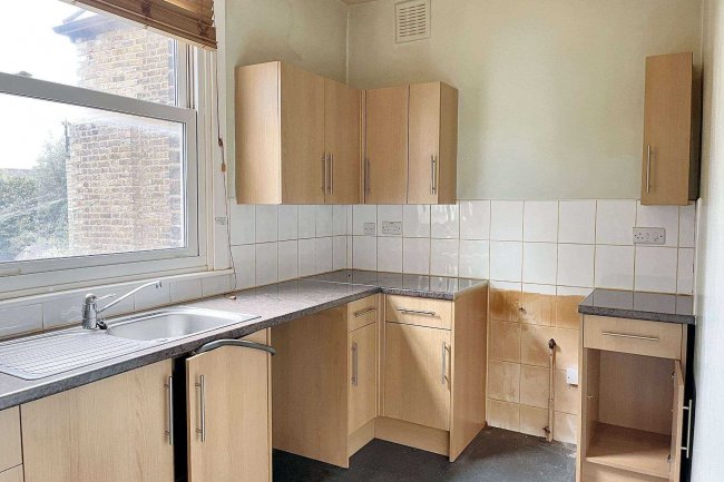 76 Endlesham Road, Balham, London SW12 8JL 2