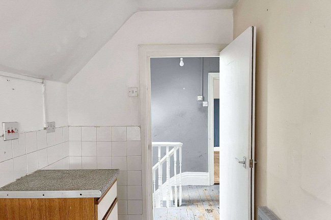 76 Endlesham Road, Balham, London SW12 8JL 2