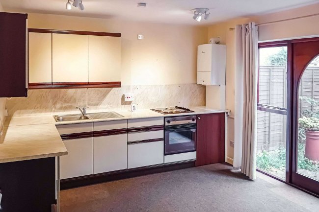 44 Fairview Close, Cheltenham, Gloucestershire, GL52 2LB 2