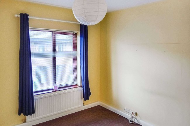 44 Fairview Close, Cheltenham, Gloucestershire, GL52 2LB 2